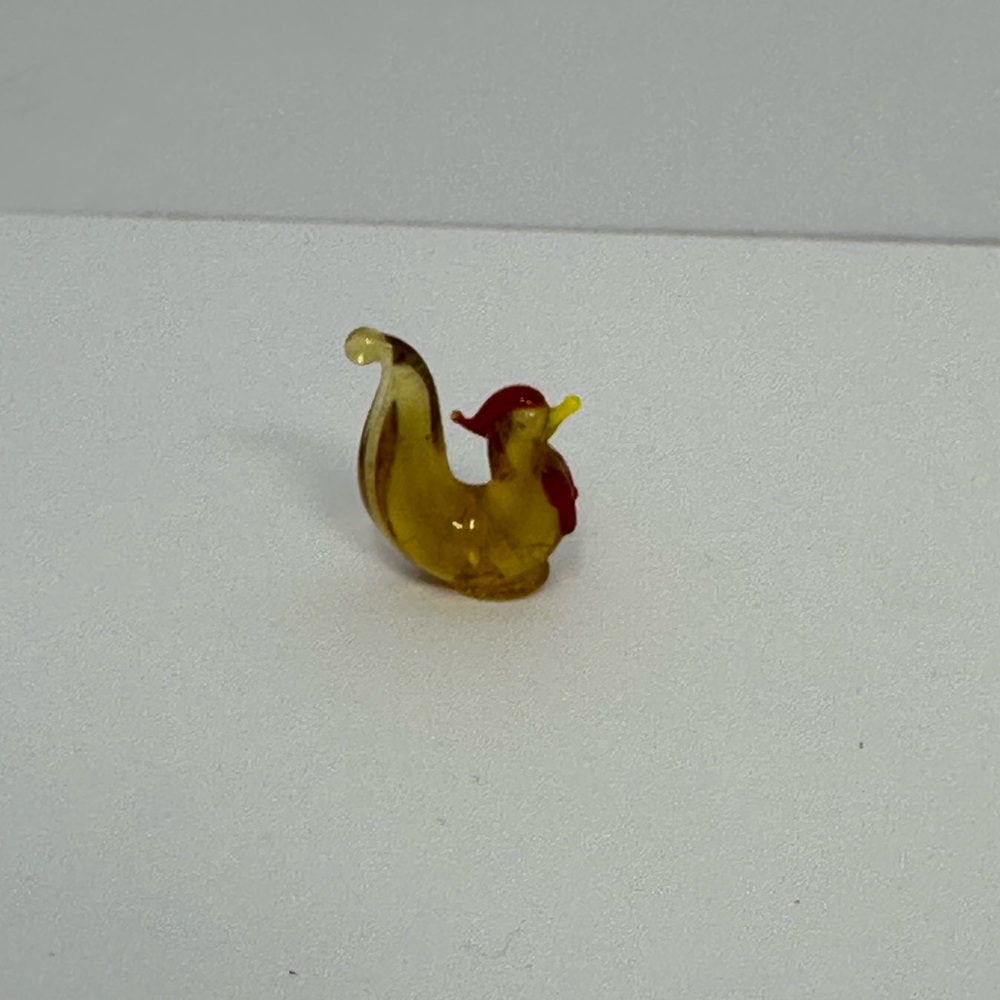 Vintage Art Glass Mini Chicken Rooster Miniature Figurine D4